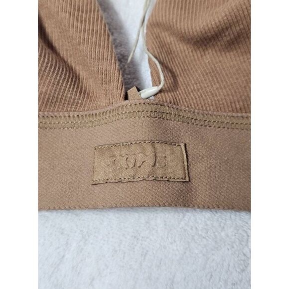 Skims Triangle bra Nwt - Picture 3 of 8